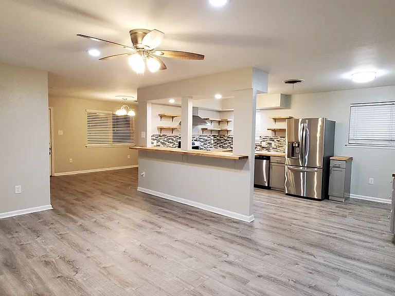 8700 Fulton St — Photo 26