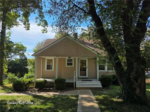 4248 NE Kelsey Rd, Kansas City, MO 64116