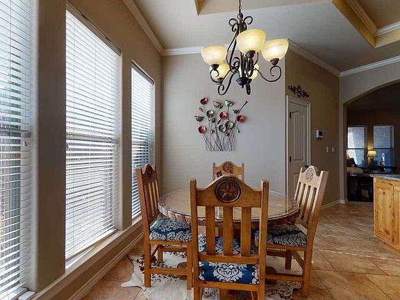 4th image of 6485 Woodridge Dr