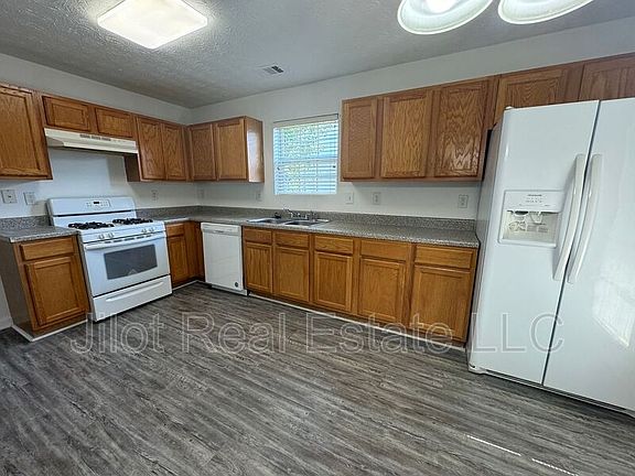 2nd image of 1645 New Orleans Way