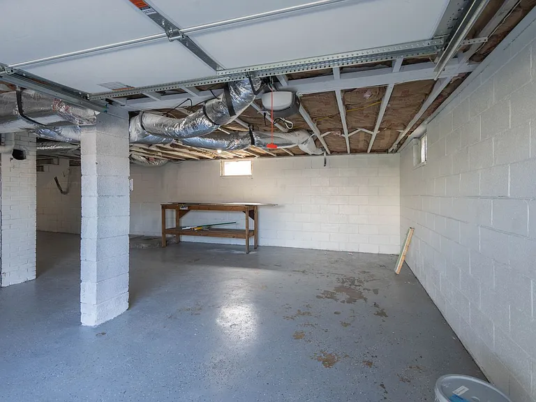 306 Martin St — Photo 12