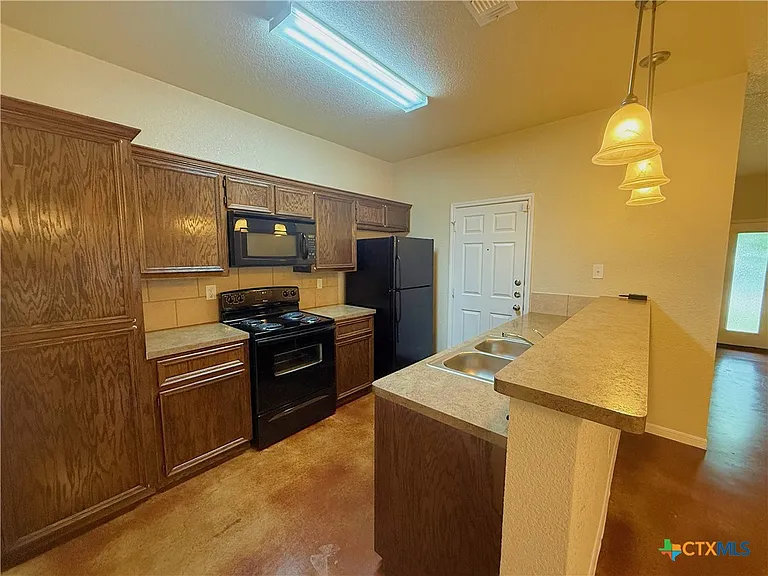 941 Pinewood Dr #A — Photo 4