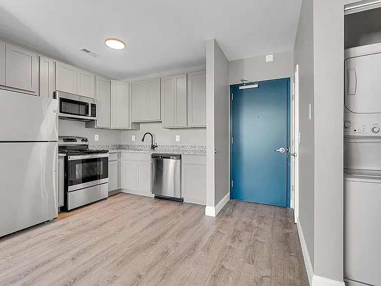 109 W Lexington St #3C — Photo 2