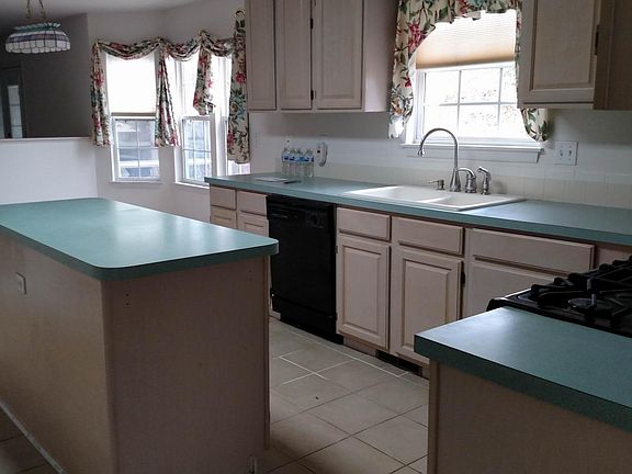Kitchen with Center Island