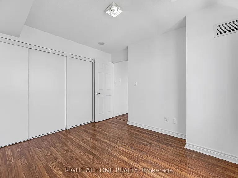 208 Enfield Pl #2902 — Photo 29