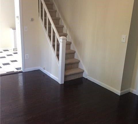 3rd image of 125 Fairview Blvd