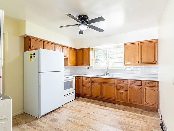 3rd image of 107 E Felicity St