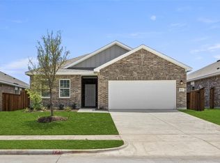 1821 Sandlin Dr, Forney, TX 75126