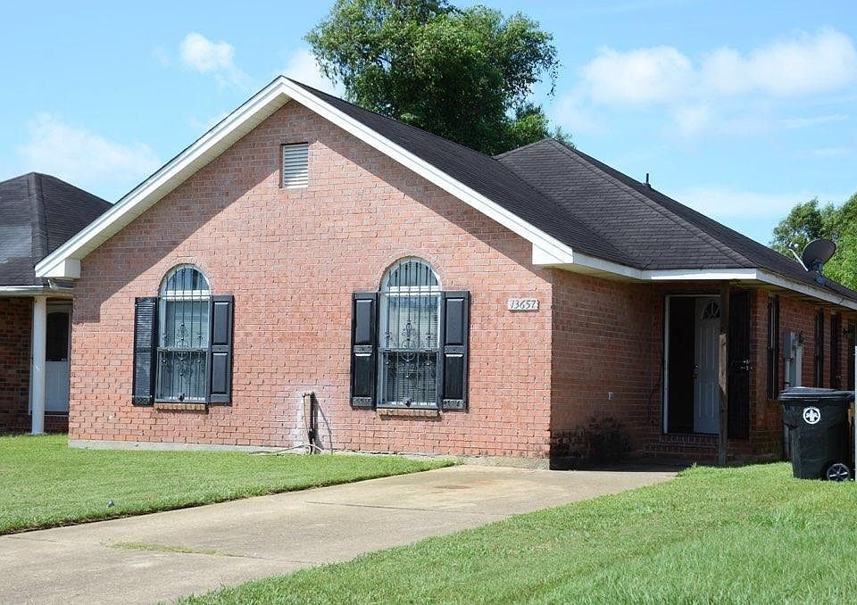 1st image of 13657 N Cavelier Dr