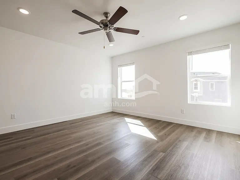 10253 Peoria Pkwy — Photo 8