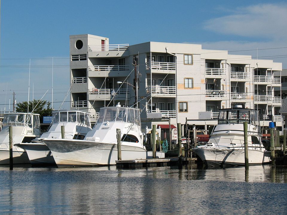 2nd image of 303 Canal Dr #37