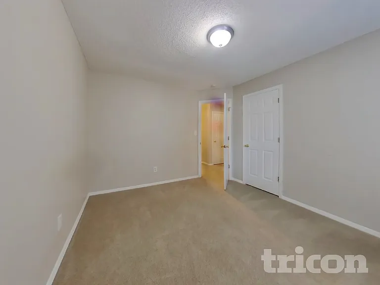 57 Michael Point — Photo 11