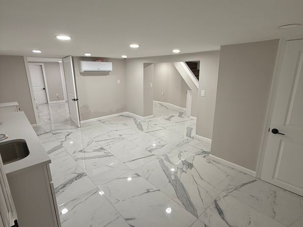 856 Main St APT 1