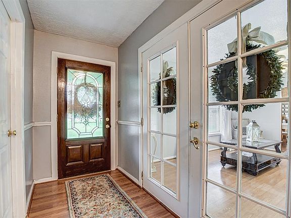 4th image of 2326 Ladin Dr