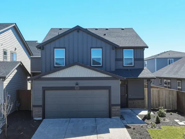 21220 SE Pelee Dr, Bend, OR 97702