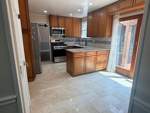 2nd image of 3750 Chateau Ridge Ct