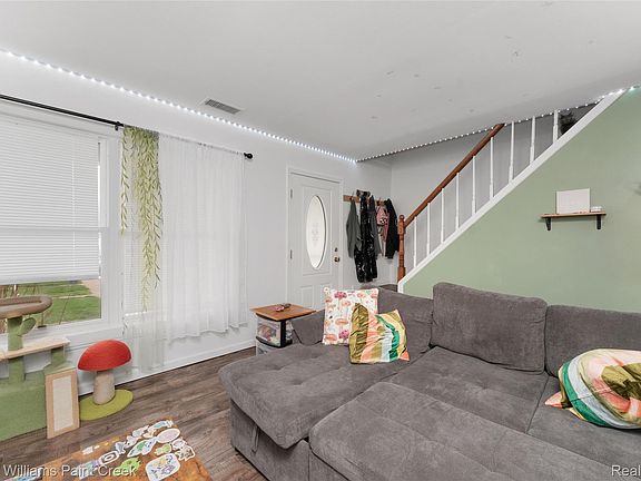 4th image of 1129 Marquette Ct