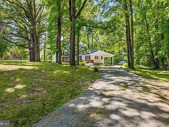 2nd image of 9126 Fairlee Rd