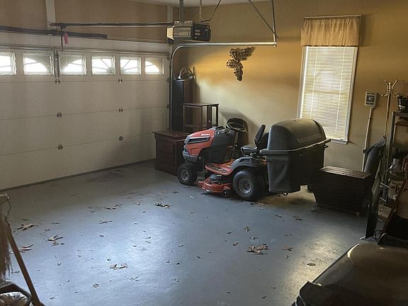 5th image of 3002 Hollins Drive