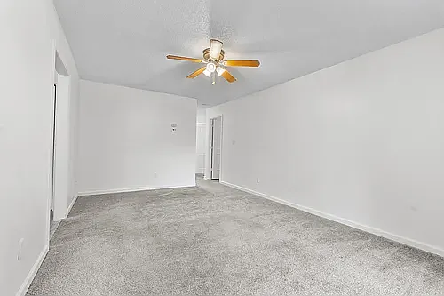 Skyside Landing Apartments — Photo 28