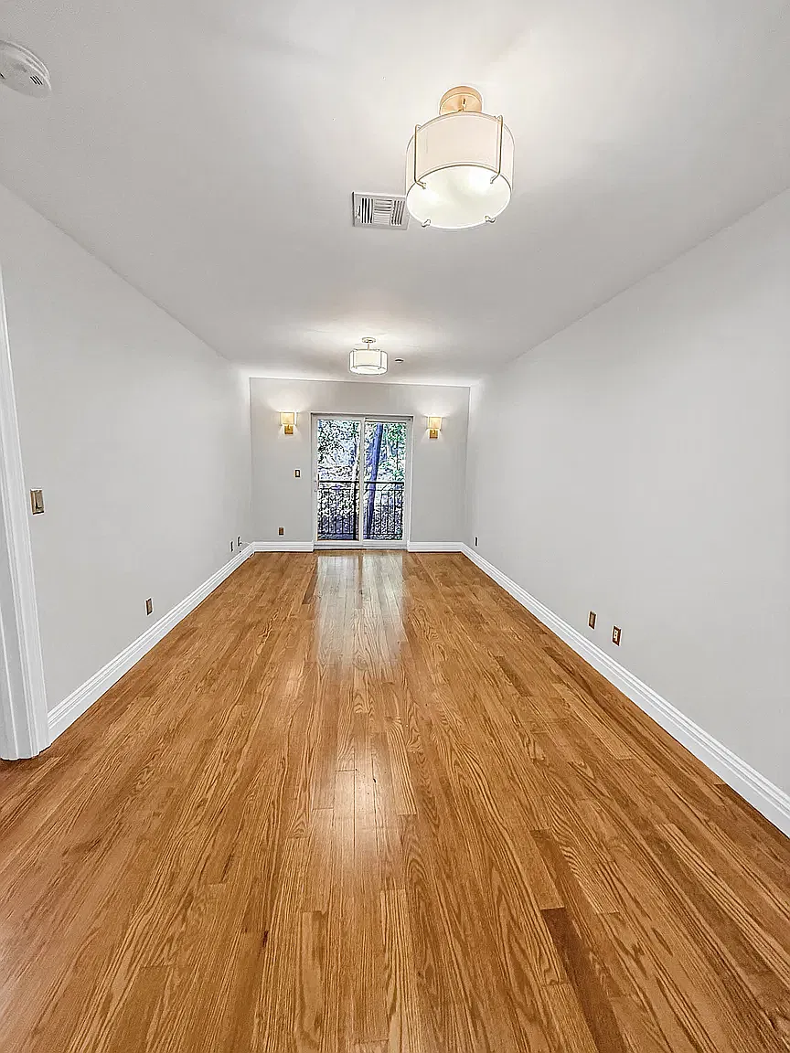 212 Bennett Avenue — Photo 1