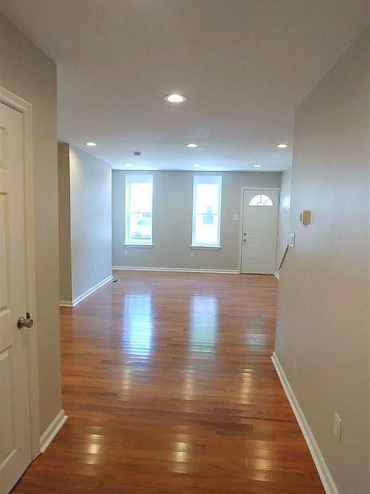 1st image of 1838 Ingersoll St