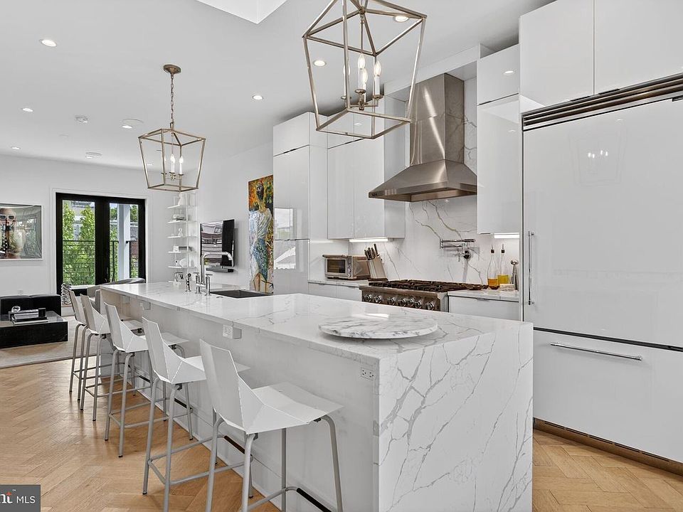 1st image of 1712 15th St NW #3