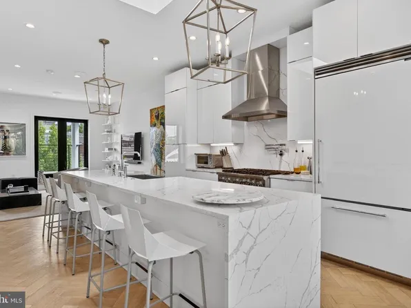 1712 15th St NW #3, Washington, DC 20009