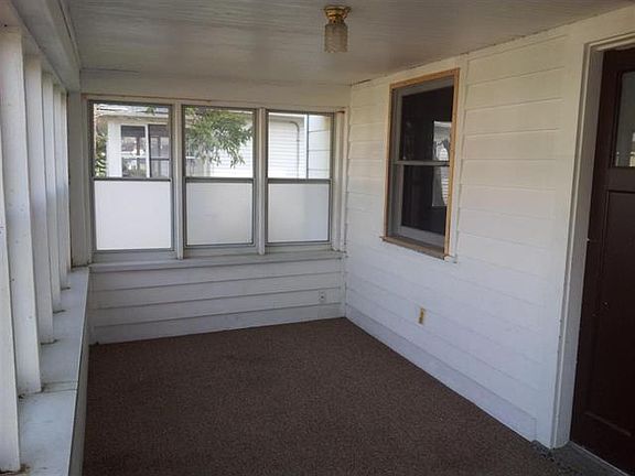 3rd image of 2109 Grant Ave