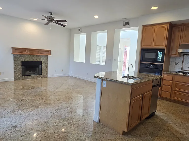 19211 Brynn Ct — Photo 3