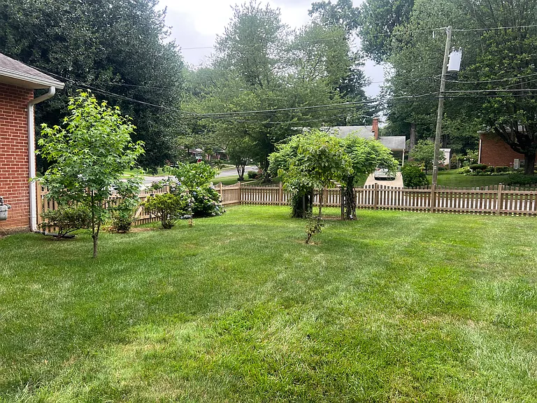 7504 Fairwood Ln — Photo 23