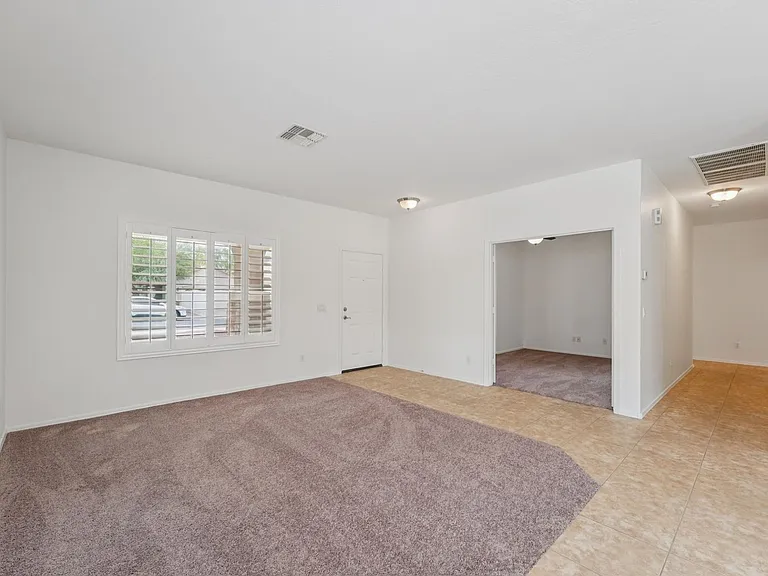 1268 E Birdland Dr — Photo 4