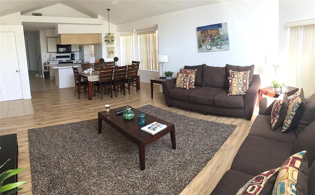 3 bed, 2.0 bath, 1220 sqft, $1,600 — Photo 3