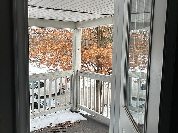2nd image of 1821 Willowdale Ave APT 2