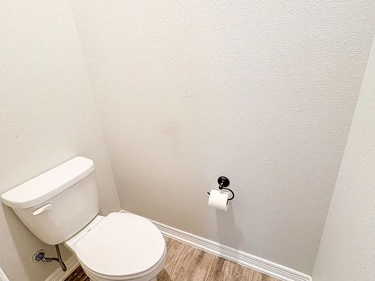 701 Juniper Dr — Photo 19