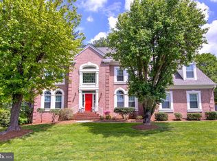 9724 Middleton Ridge Rd, Vienna, VA 22182