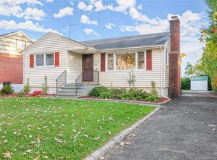 6 Maxwell Rd, Norwalk, CT 06851