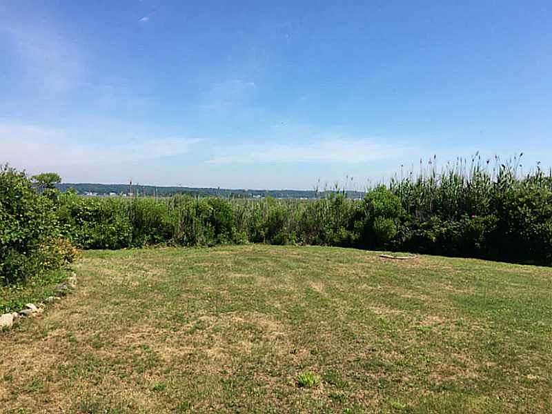 2nd image of 795 W Beach Rd