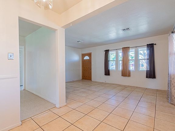 3rd image of 407 S 23rd Ave