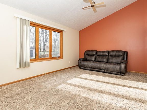 4th image of 5803 Gardenia Ave