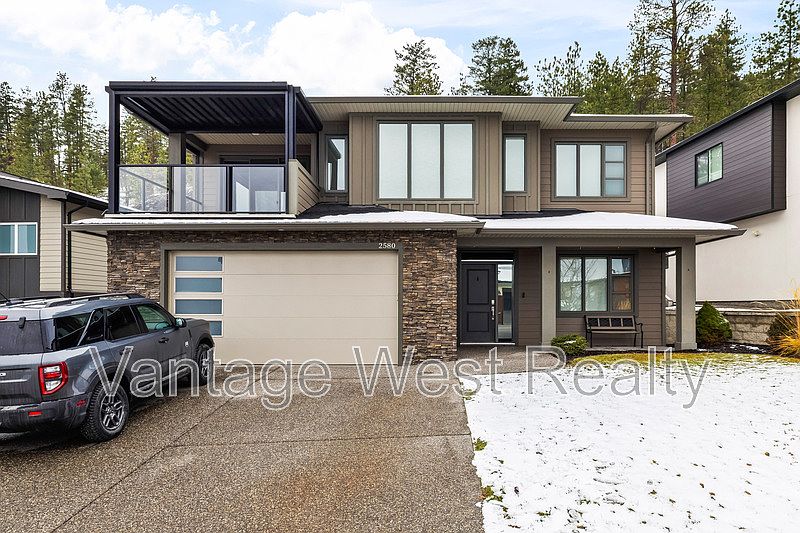 1st image of 2580A Crown Crest Dr