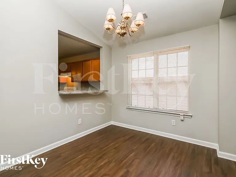 160 Lakeview Trl — Photo 5