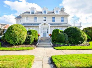 8806 Atlantic Ave, Margate, NJ 08402