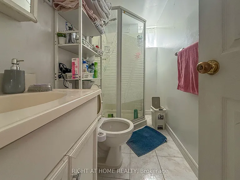 159 Mintwood Dr #LOWER — Photo 4