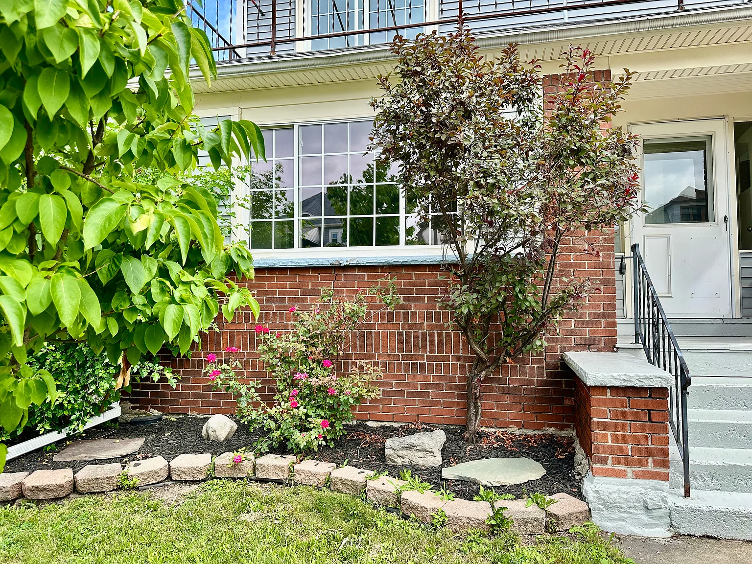 3 bed, 1395 sqft, $1,695 — Photo 1
