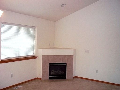 3rd image of 3325 69th Ave NE