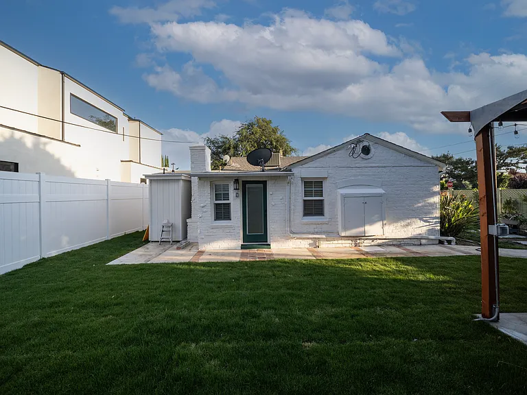14759 Hesby St — Photo 8
