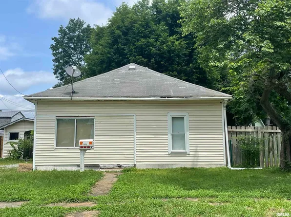 1005 E Elm St, West Frankfort, IL 62896