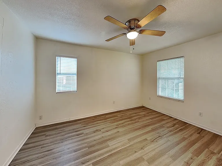 2911 Ryan Ave — Photo 7
