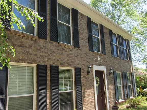 2nd image of 3187 Hyde Park Pl